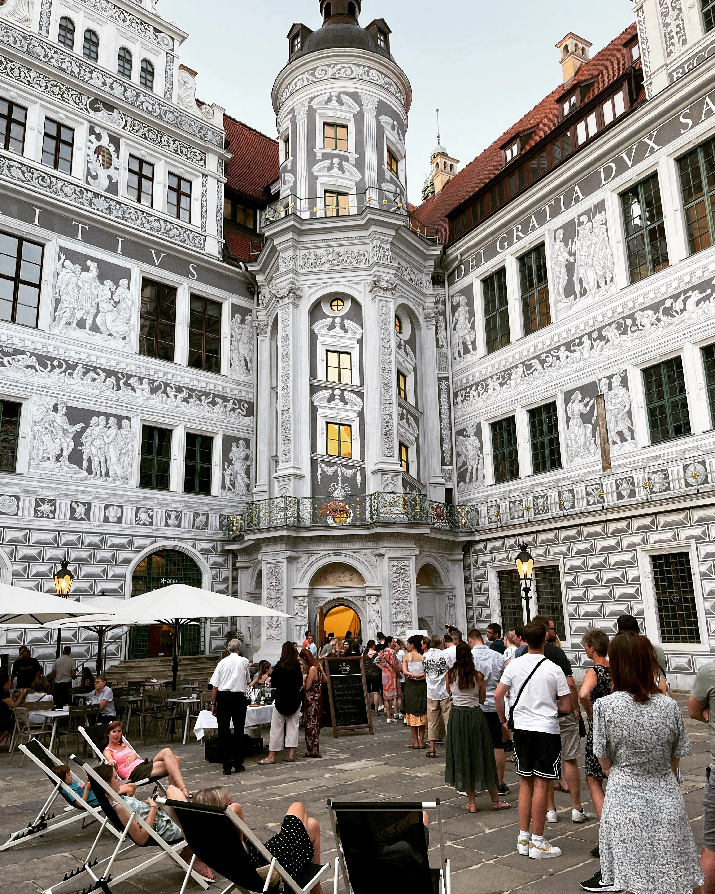 Frisches. Warmes. Süßes und vor allem Leckeres im Restaurant Anna im Schloss Dresden